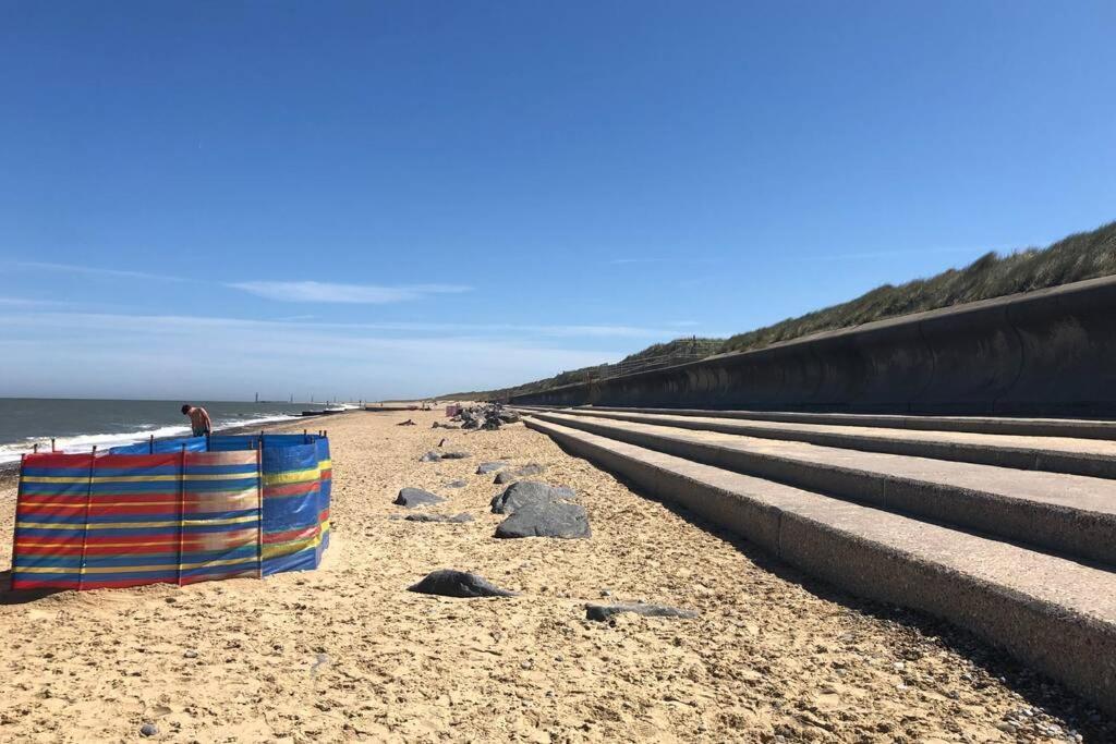 Dog Friendly Cottage 2 Mins To Beach With Hot Tub And Zappi Ev Lessingham Kültér fotó