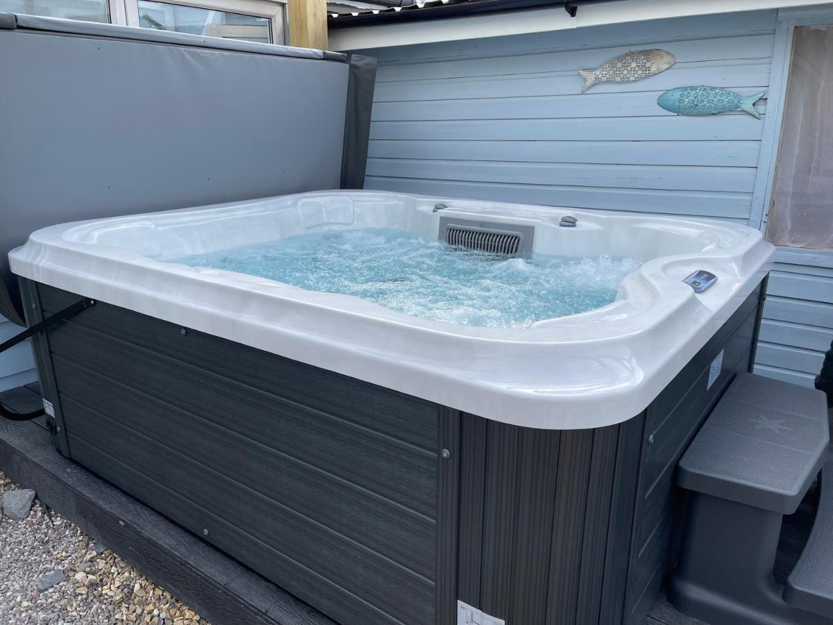 Dog Friendly Cottage 2 Mins To Beach With Hot Tub And Zappi Ev Lessingham Kültér fotó