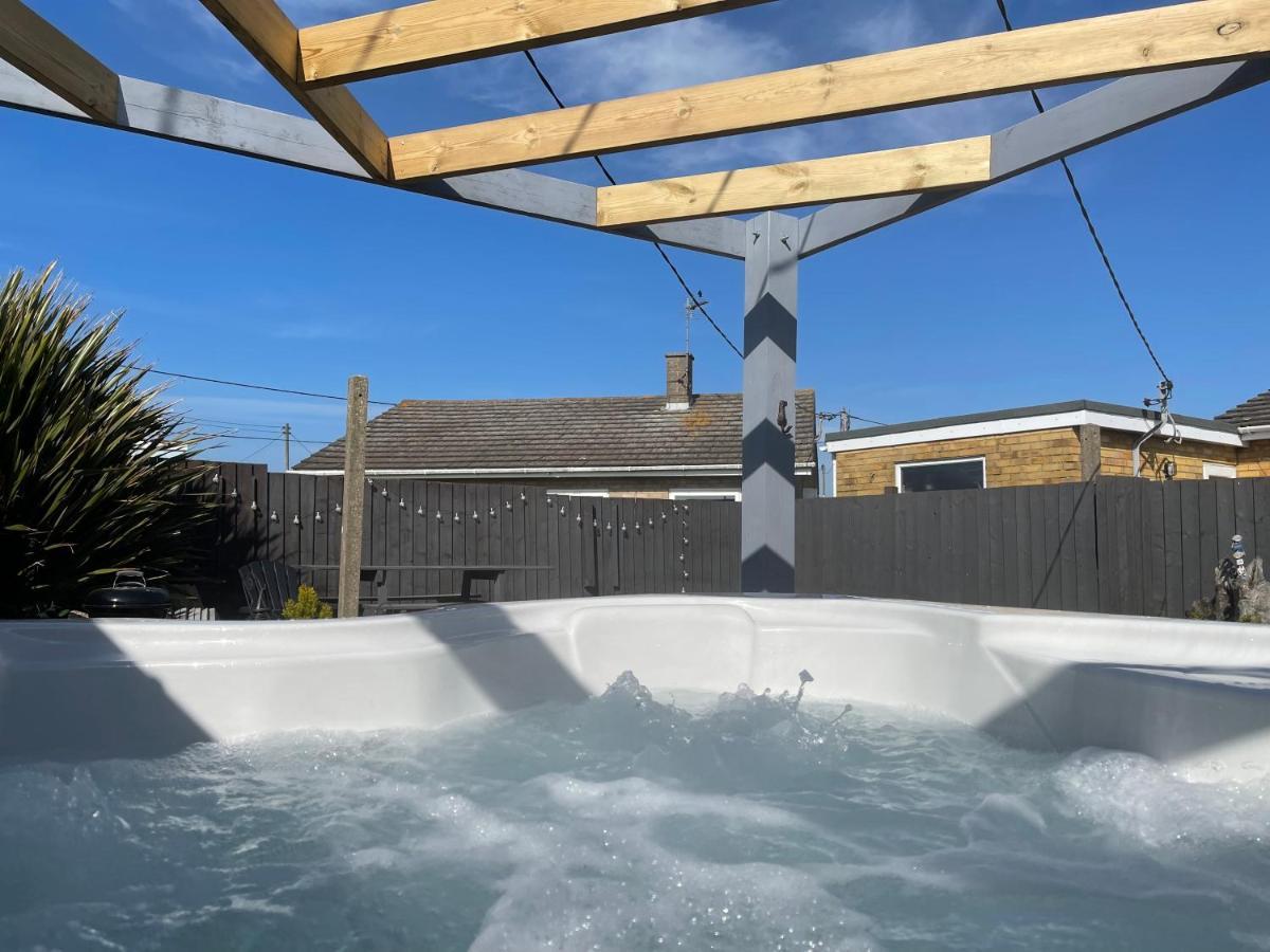 Dog Friendly Cottage 2 Mins To Beach With Hot Tub And Zappi Ev Lessingham Kültér fotó