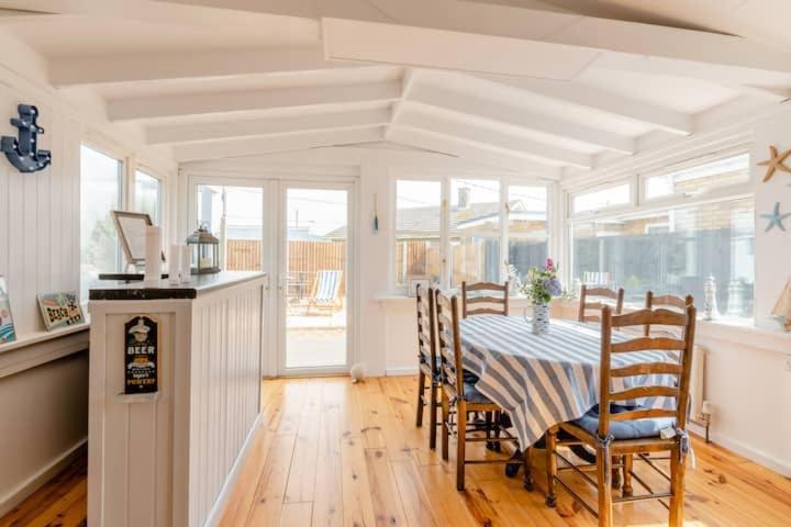 Dog Friendly Cottage 2 Mins To Beach With Hot Tub And Zappi Ev Lessingham Kültér fotó
